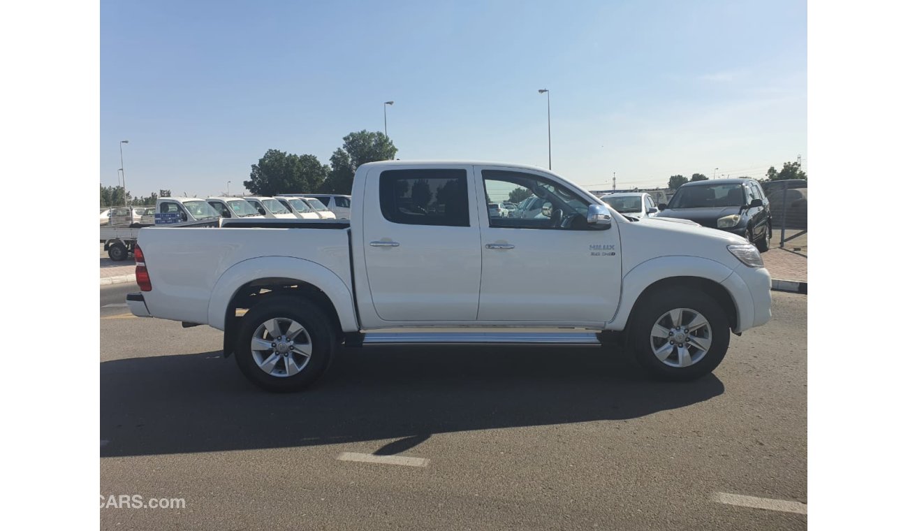 Toyota Hilux DIESEL 3.0L AUTOMATIC RIGHT HAND DRIVE (EXPORT ONLY)