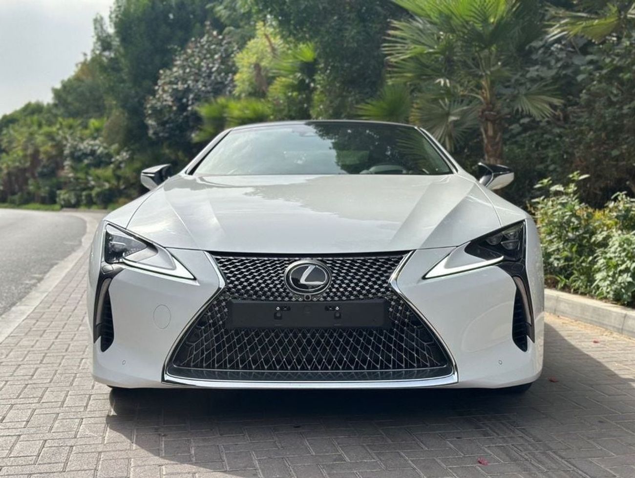 لكزس LC500 كابريوليه Titanium  5.0L Lexus LC500 Convertible Titanium 5.0L Titanium 5.0L | 2024 | Zero Km | V8 471 HP | Wa
