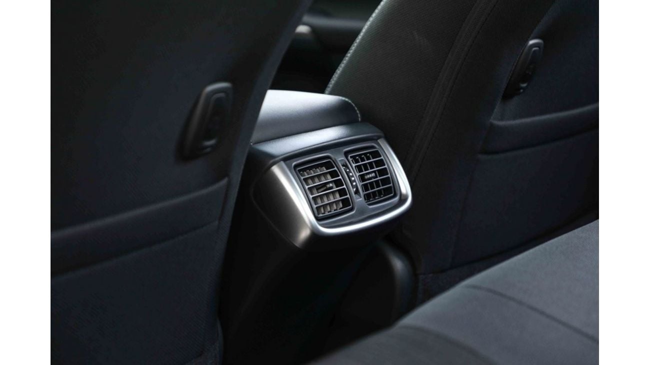 تويوتا هيلوكس 2024 تويوتا هايلكس 4x4 DC 2.7 HI - أبيض بلاتيني لؤلؤي من الداخل أسود | تصدير فقط