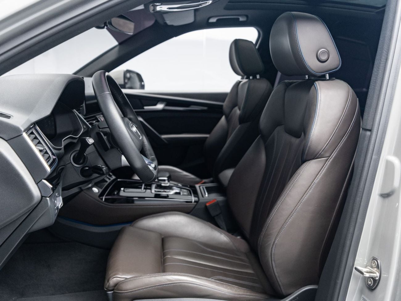 Audi Q5 45 TFSI SPORTBACK S-LINE BUY NOW, PAY 2027 | THE BLACKLINE STANDARD | 2027 Audi Warranty + Service Contract, GCC