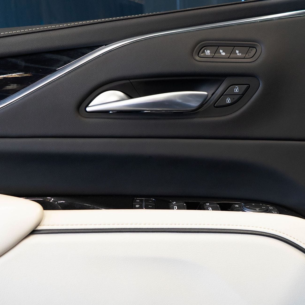 Cadillac Escalade Premium Luxury 6.2L AWD AED 4,599 P.M • 0% Downpayment • Cadillac Escalade Premium Luxury  • 1 Year