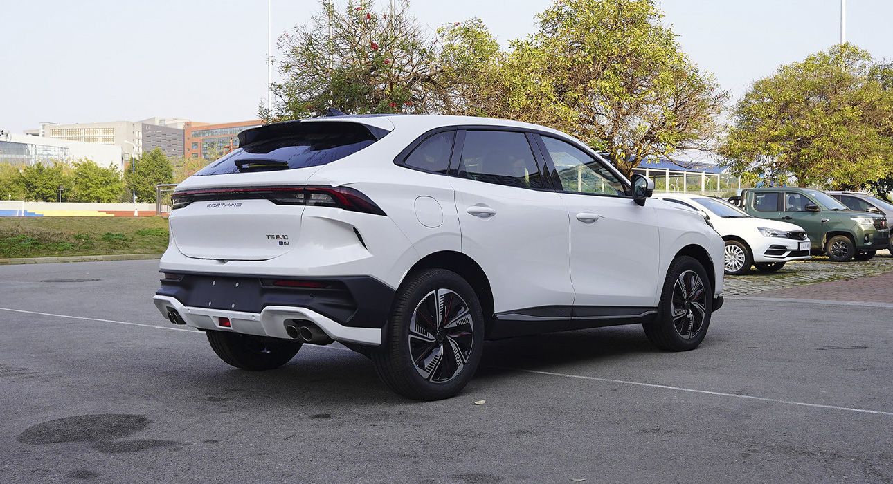 Forthing T5 HEV exterior - Rear Left Angled