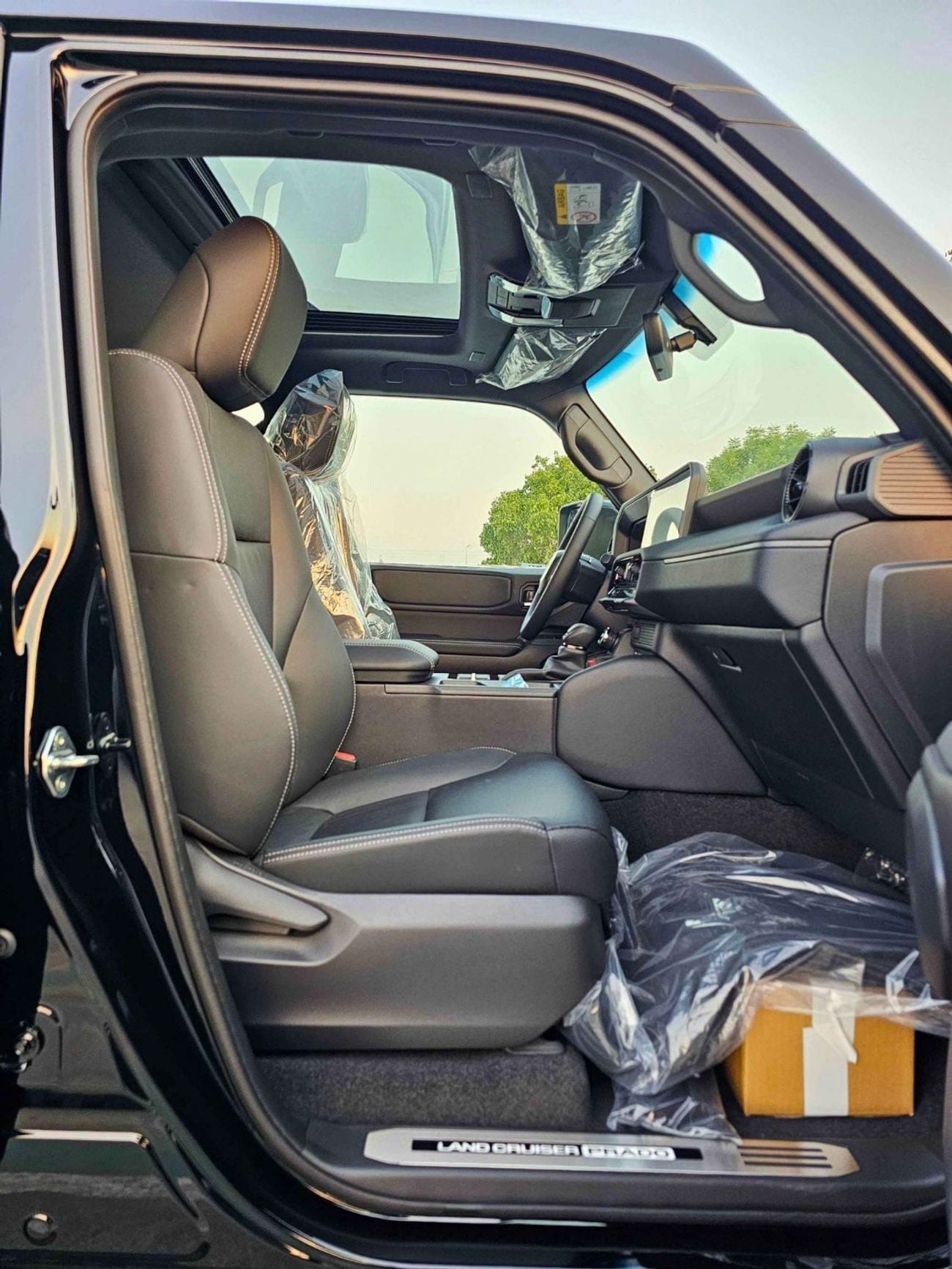 Toyota Prado ALL ROUNDER TURBO 2.4L PETROL ALL ROUNDER TURBO / 2.4L PETROL V4 / SUNROOF / DIFFLOCK / COOL BOX (CODE#PPARY)