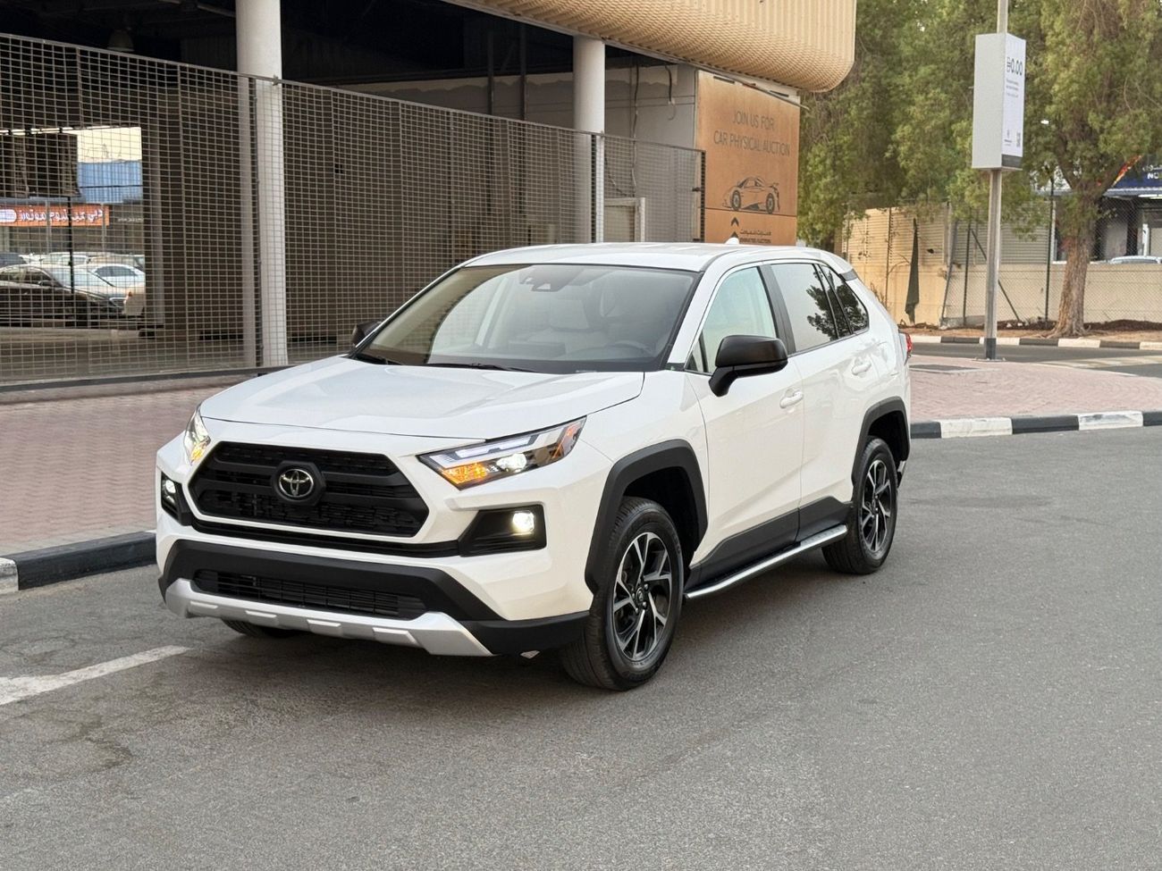 تويوتا راف ٤ 2024 XLE 4WD LEATHER SEATS 2.5 CANADA SPEC