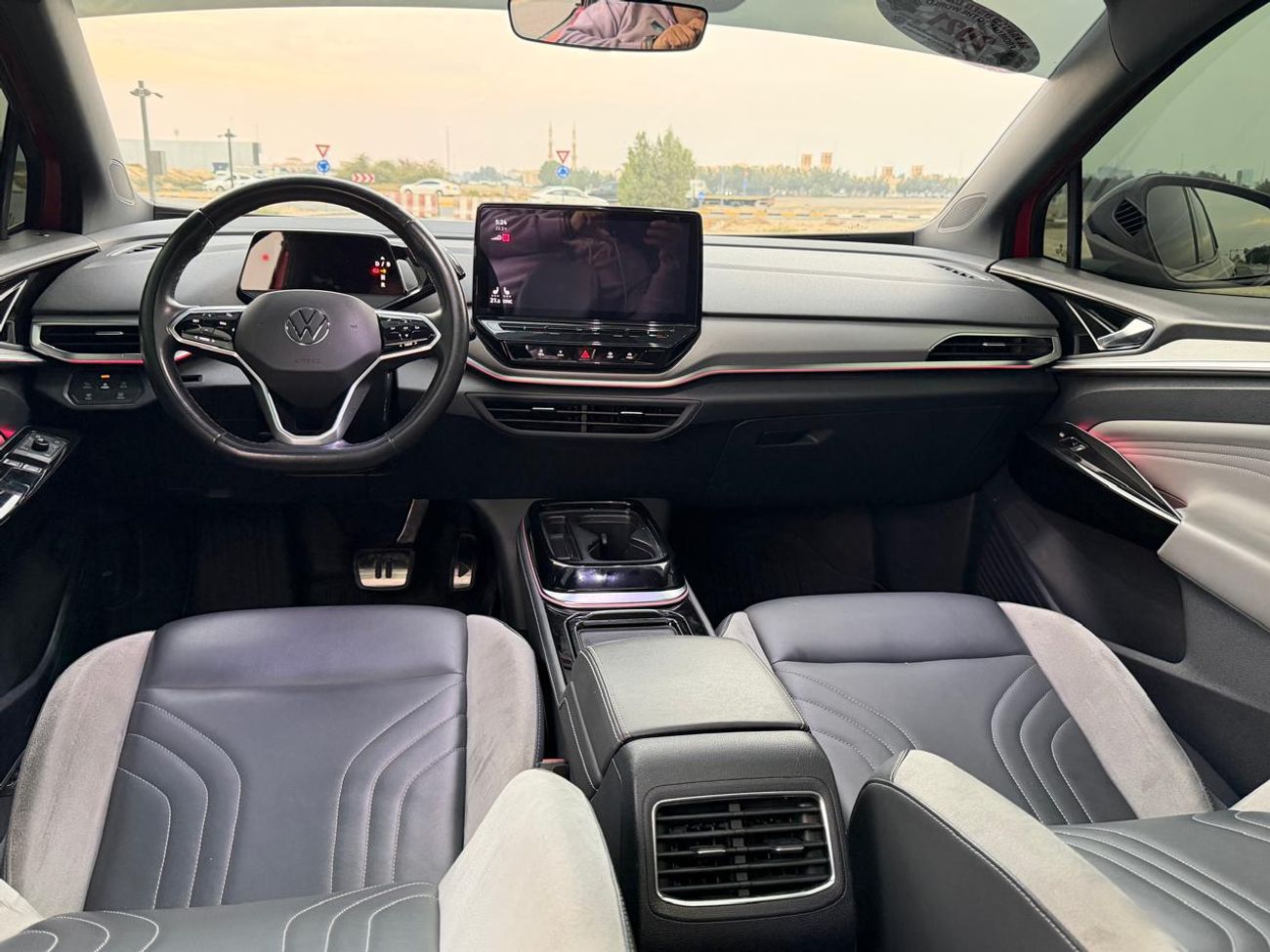 فولكس واجن ID.4 كروز حاله ممتازه من الداخل والخارج