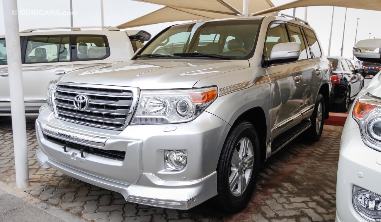 Toyota Land Cruiser GXR V8