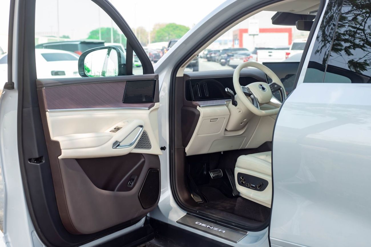 Denza N9 Premium Denza N9 Prestige 2025