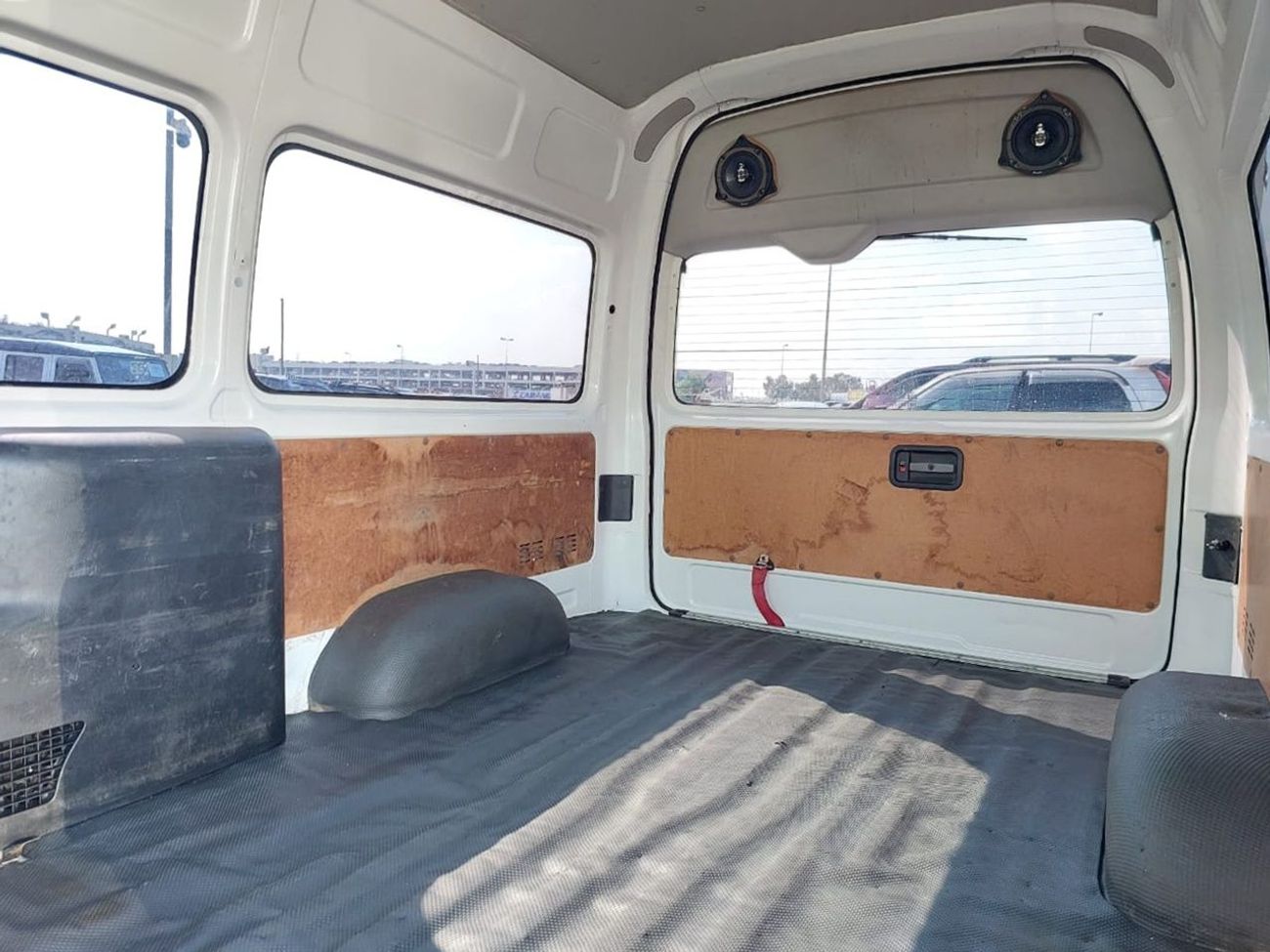 Toyota Hiace TOYOTA HIACE VAN RHD 2014 MODEL 3.0 L DIESEL AUTOMATIC(PM13716)