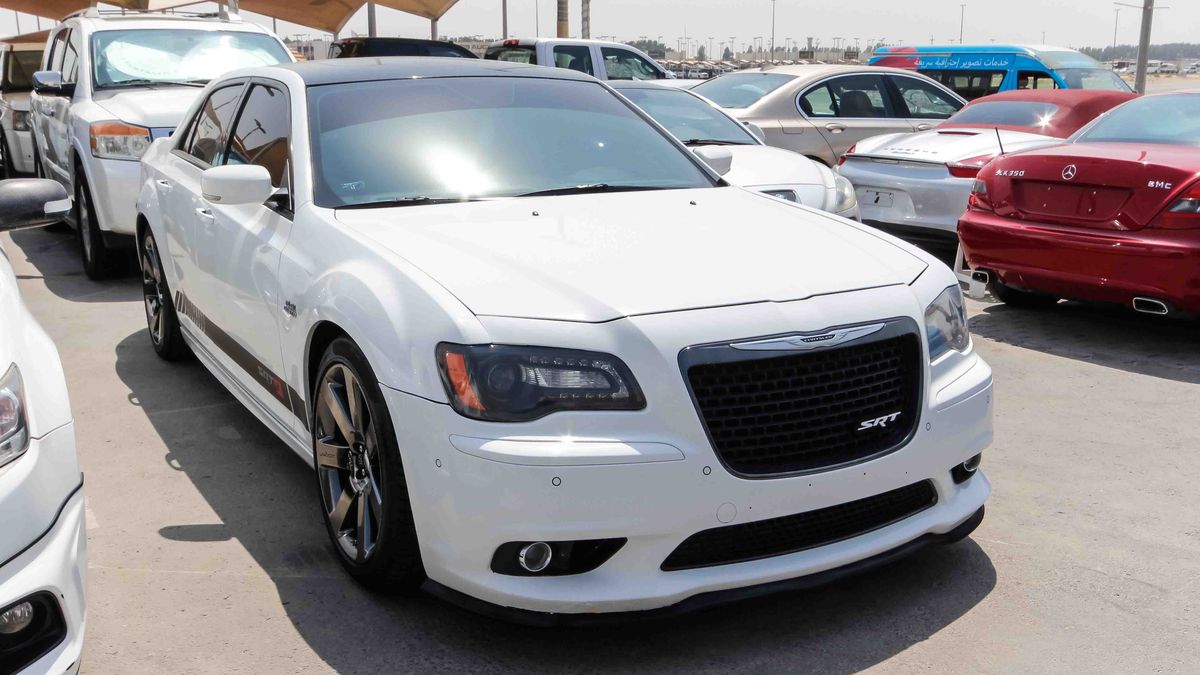 Chrysler 300c Srt 6 4l Hemi For Sale Aed 83 000 White 2014