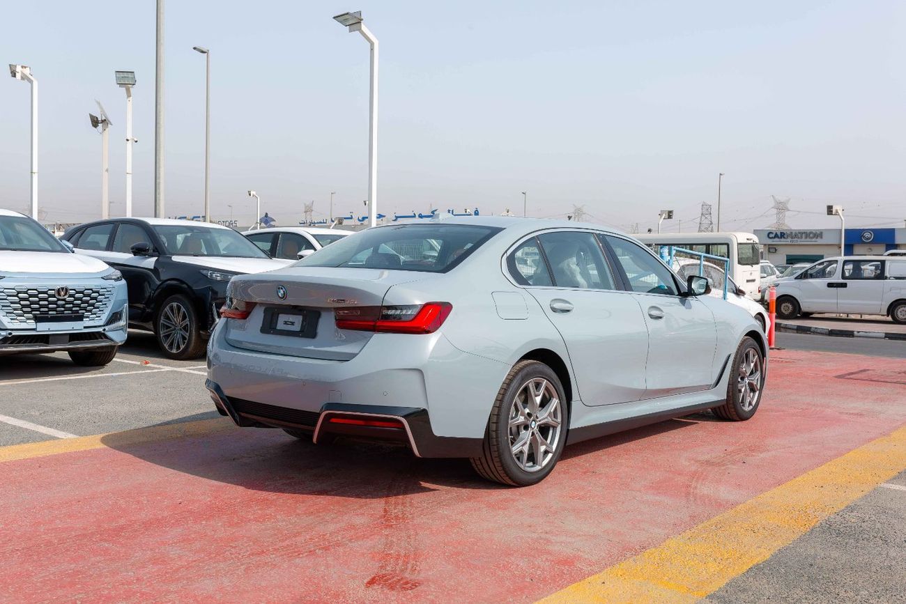 بي أم دبليو i3 2025 BMW i3 eDrive35L – M Power Kit (EV) FOR EXPORT Grey