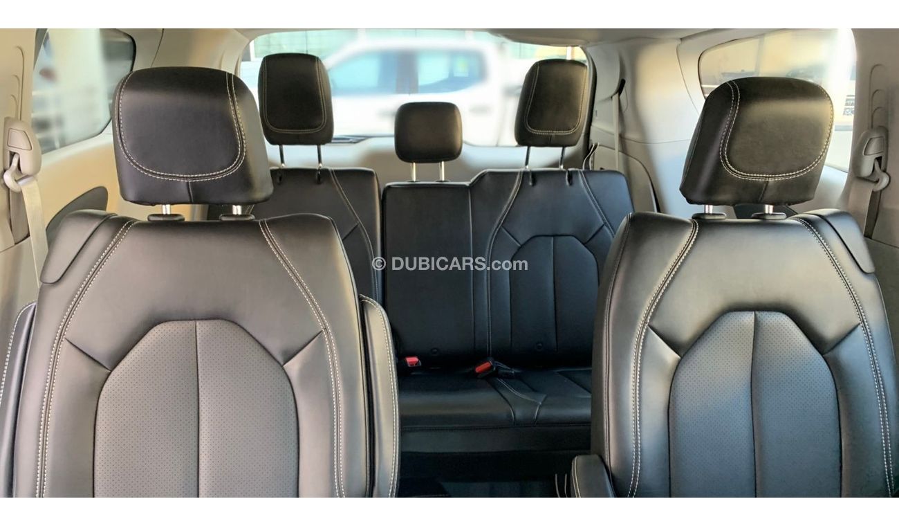 Chrysler Voyager FULL OPTION - AMERICAN SPEC - BRAND NEW CONDITION - 2020