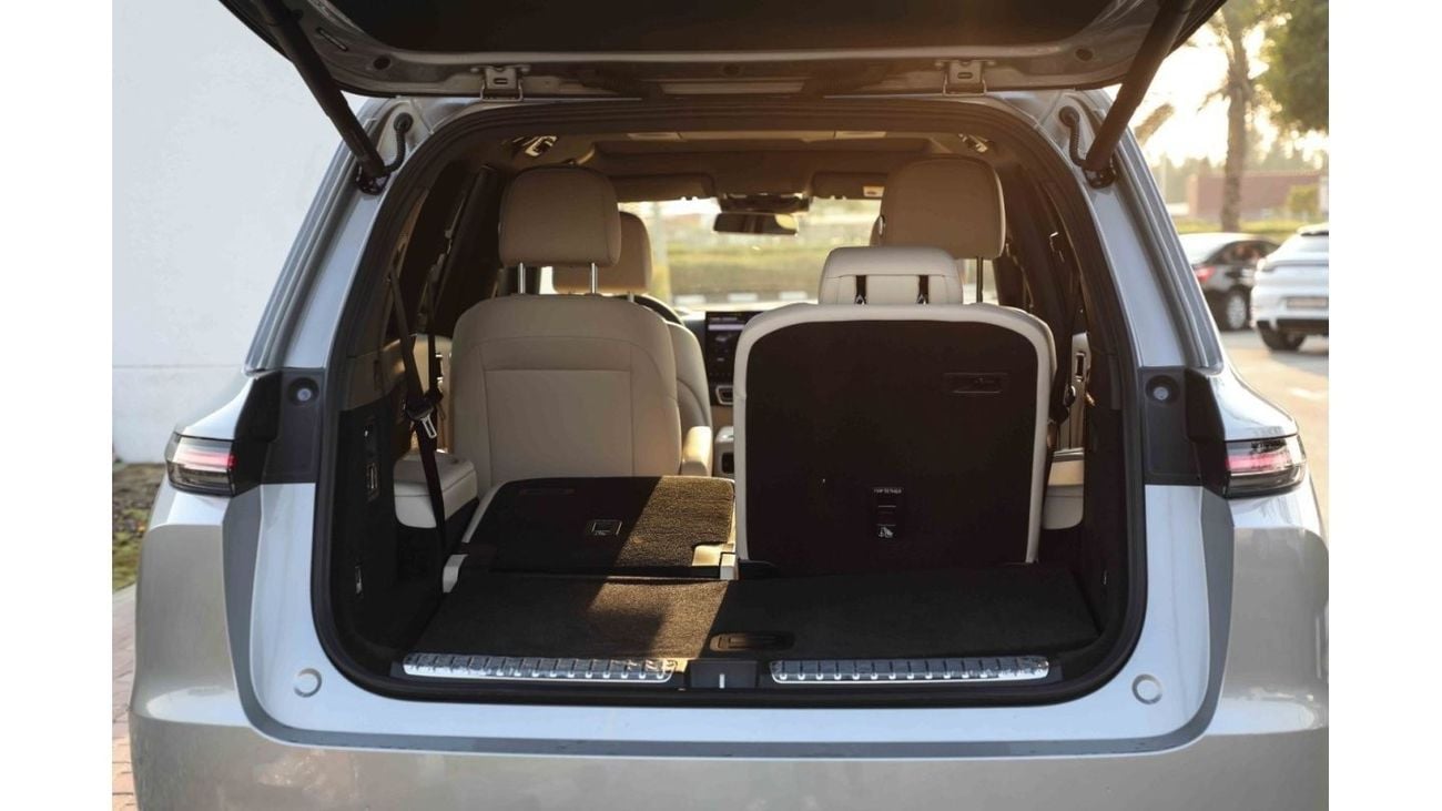 Li Auto L9 2024 Li Auto L9 ULTRA - Silver inside Black & White