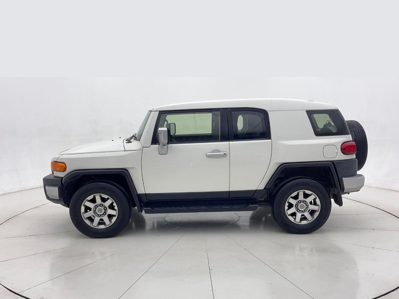 تويوتا إف جي كروزر 4L 2021 | 0 DP | 1673/Month | 30 Day Return | Service History