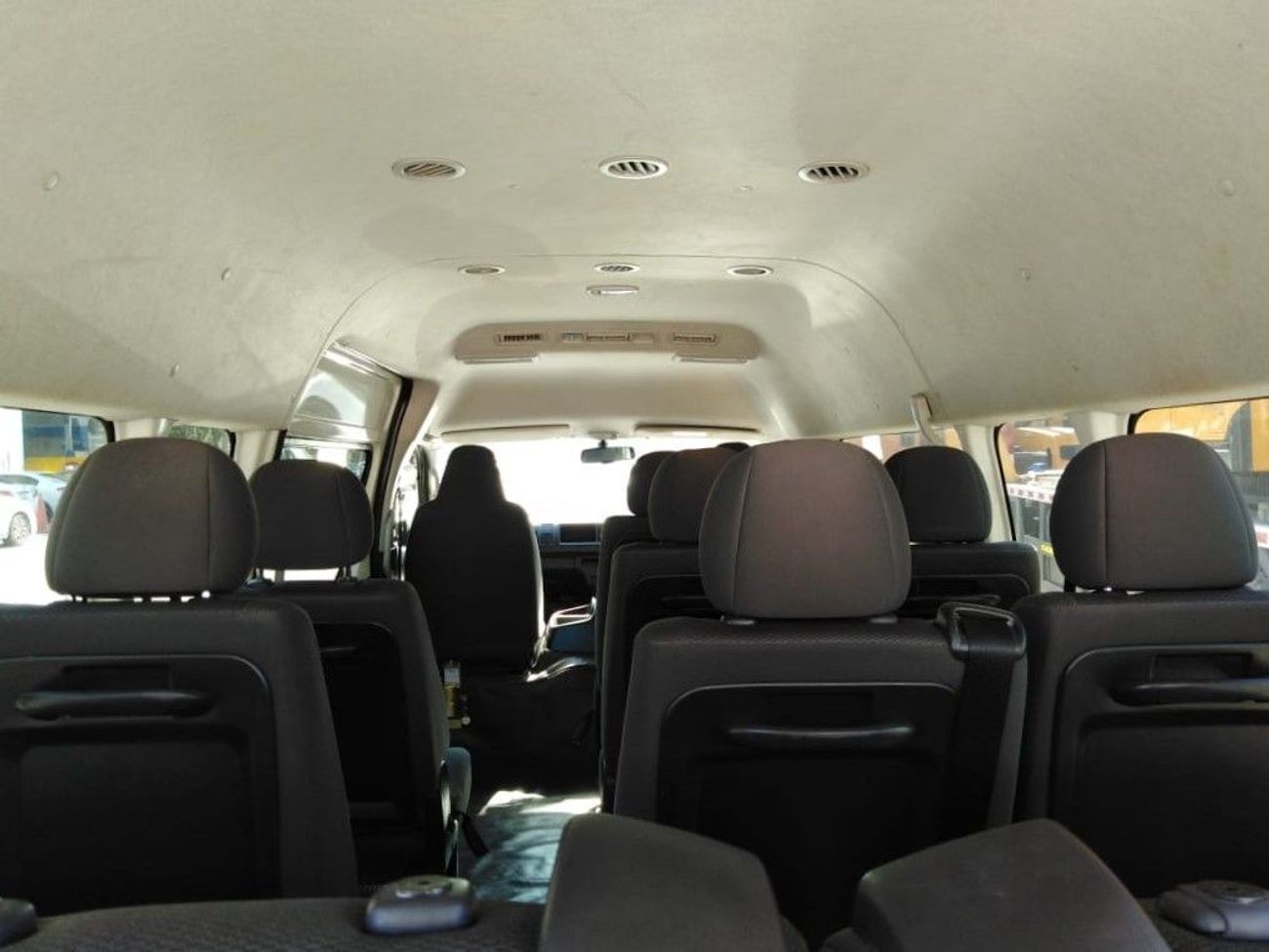 تويوتا هاياس TOYOTA HIACE COMMUTER RIGHT HAND DRIVE (PM1125)