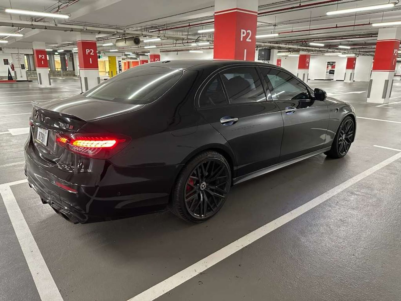 Mercedes-Benz E300 Premium + 2.0L