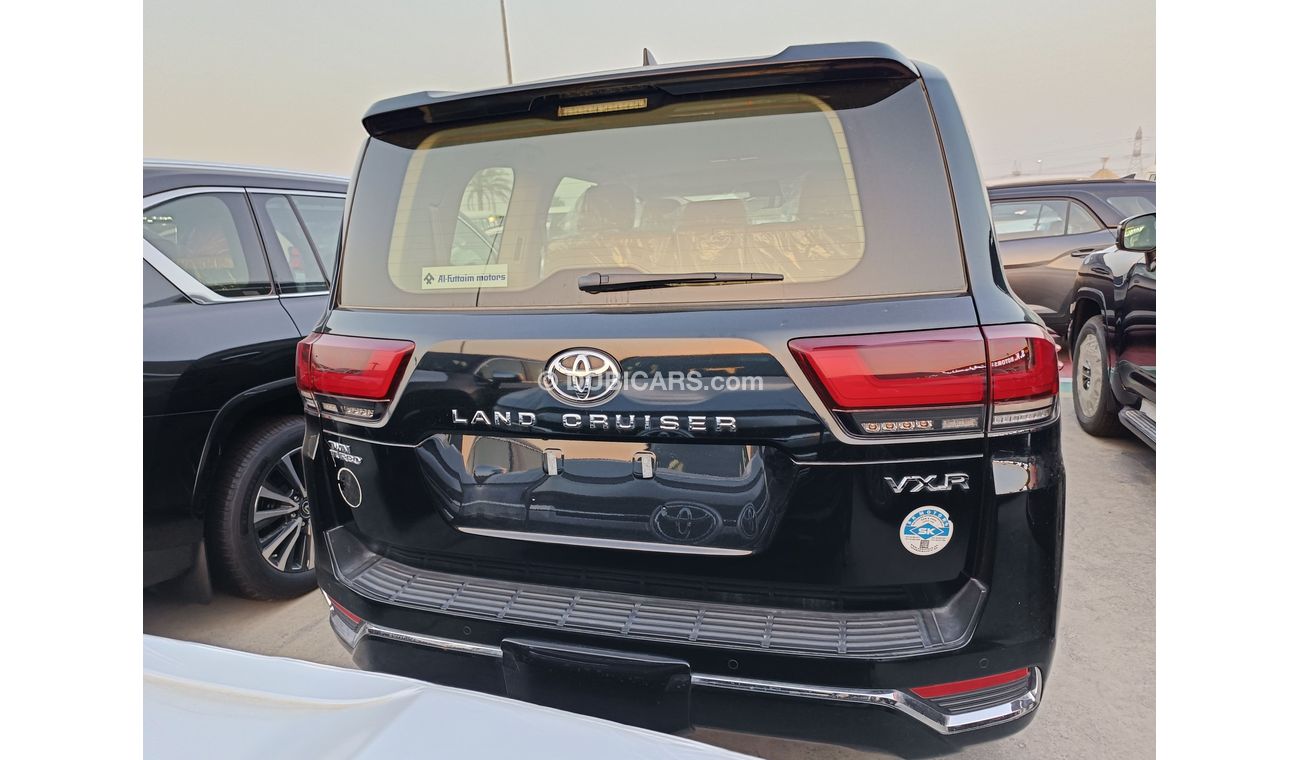 Toyota Land Cruiser VXR 3.5L Twin Turbo /  Full Option With Radar & Memory Seats / Chrome Package  (CODE # 67785)