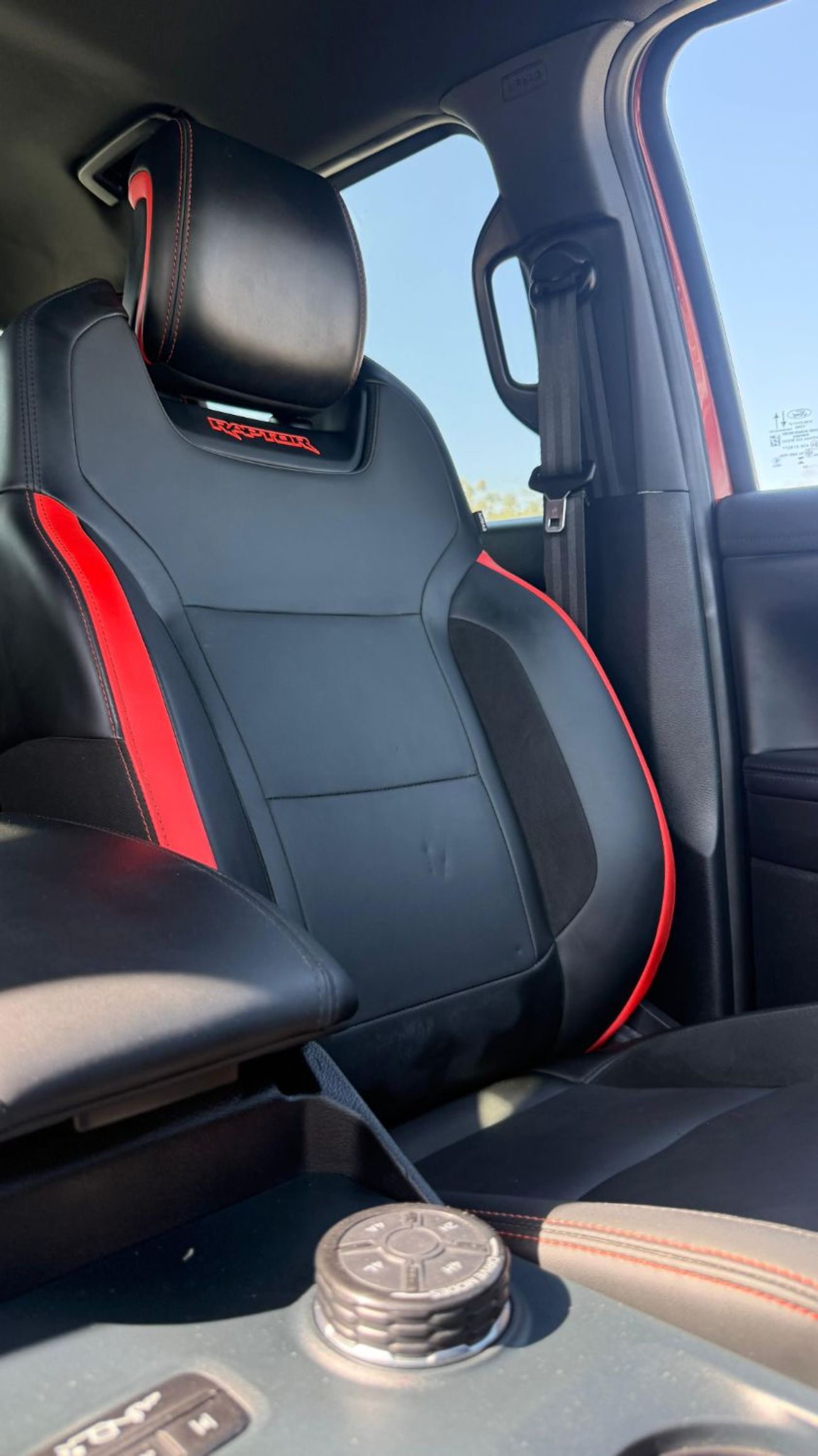 فورد رينجر رابتور Double Cabin Pickup 3.0L V6 Twin Turbo Petrol engine 4WD 360° Camera Automatic Gear 5 Seats 4 Doors