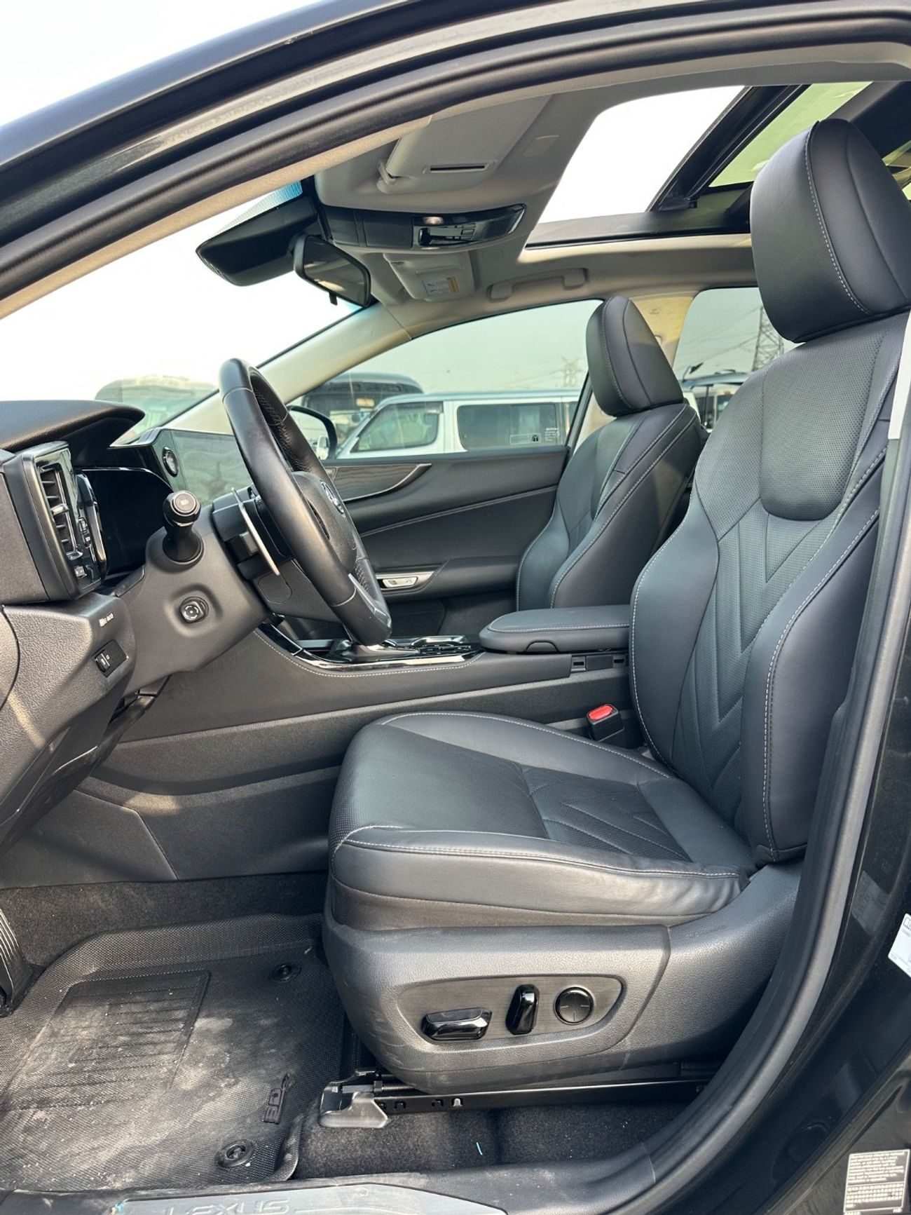 Lexus NX350h Hybrid platinum Full Option panoramic, 360 camera