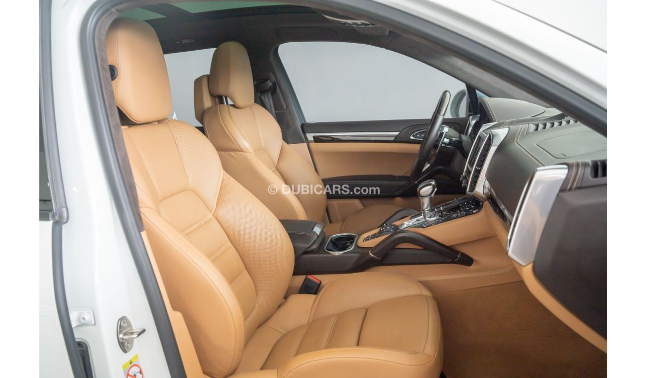 Porsche Cayenne 2016 Porsche Cayenne GTS 3.6L V6/ High Option / Sport Chrono Package & Sports Exhaust