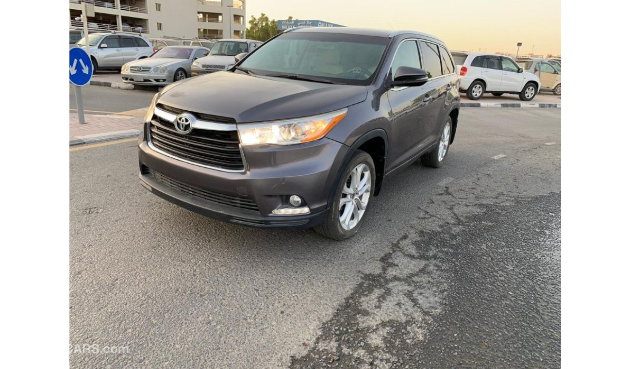 Toyota Highlander LE AWD 3.5L V6 2014 AMERICAN SPECIFICATION