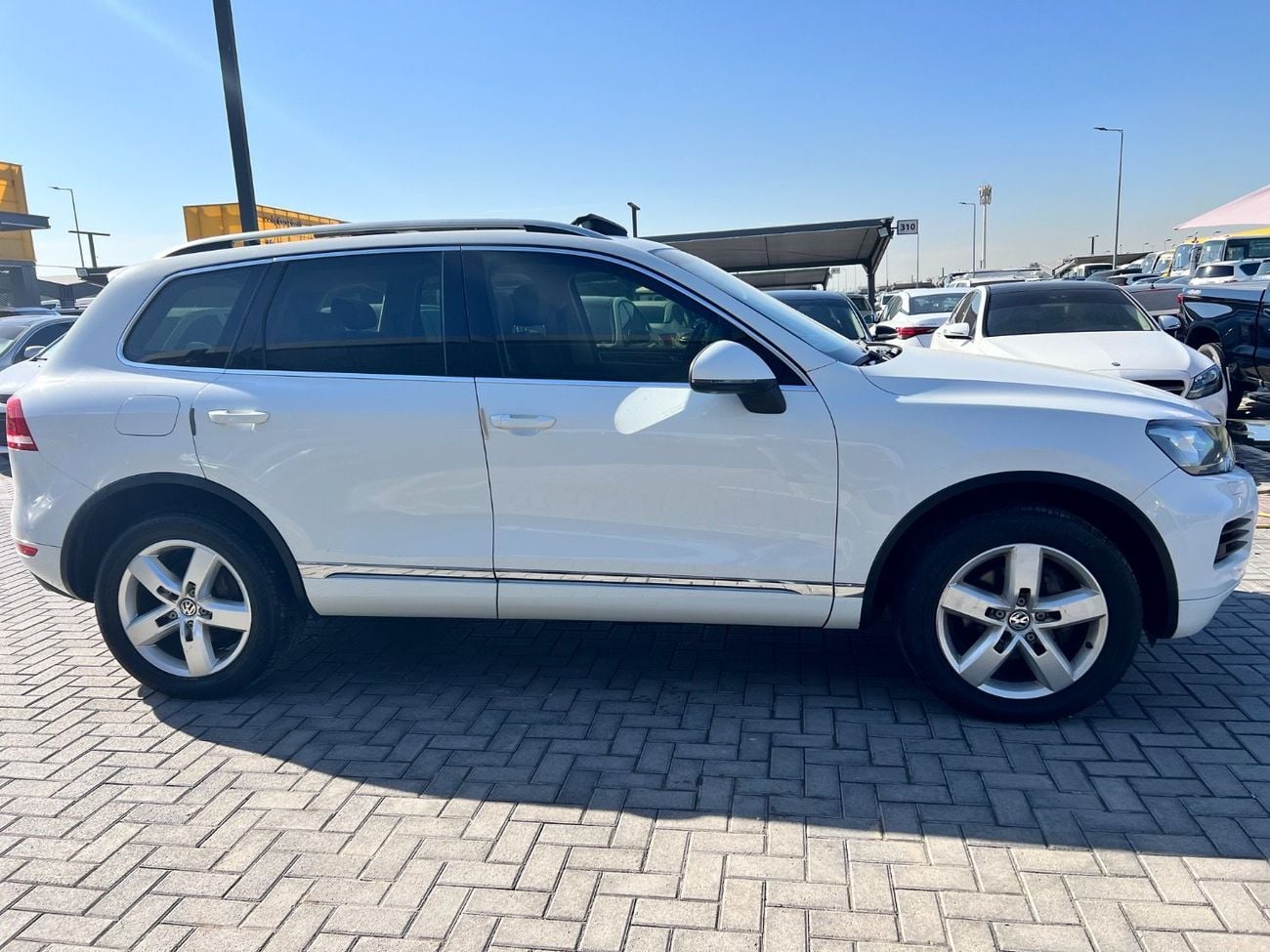 Volkswagen Touareg SE 3.6L
