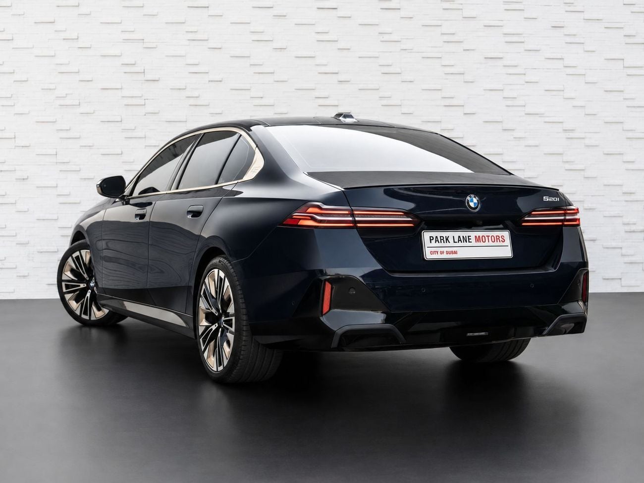BMW 5 Series M SPORT, миниатюра 4