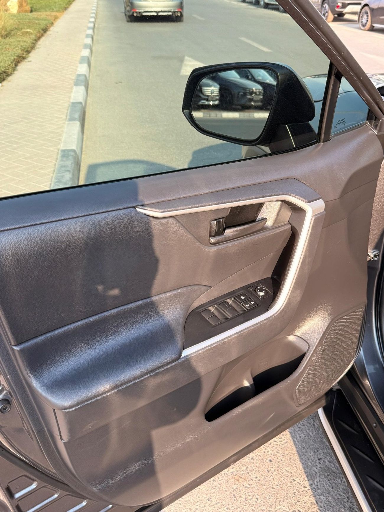 Toyota RAV4 2.5L (4WD) LE