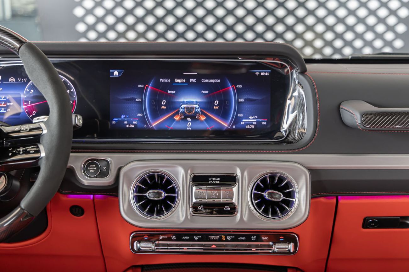 مرسيدس بنز G 63 AMG Double Night Pack|Fully Loaded|2026 Fully Cardbon Fiber |Gargash Auto Warranty PERFOMANCE PACKAGE