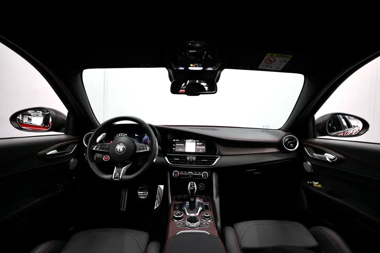 ألفا روميو جوليا Alfa Romeo Giulia Super 2025 | GCC Specs | Brand New