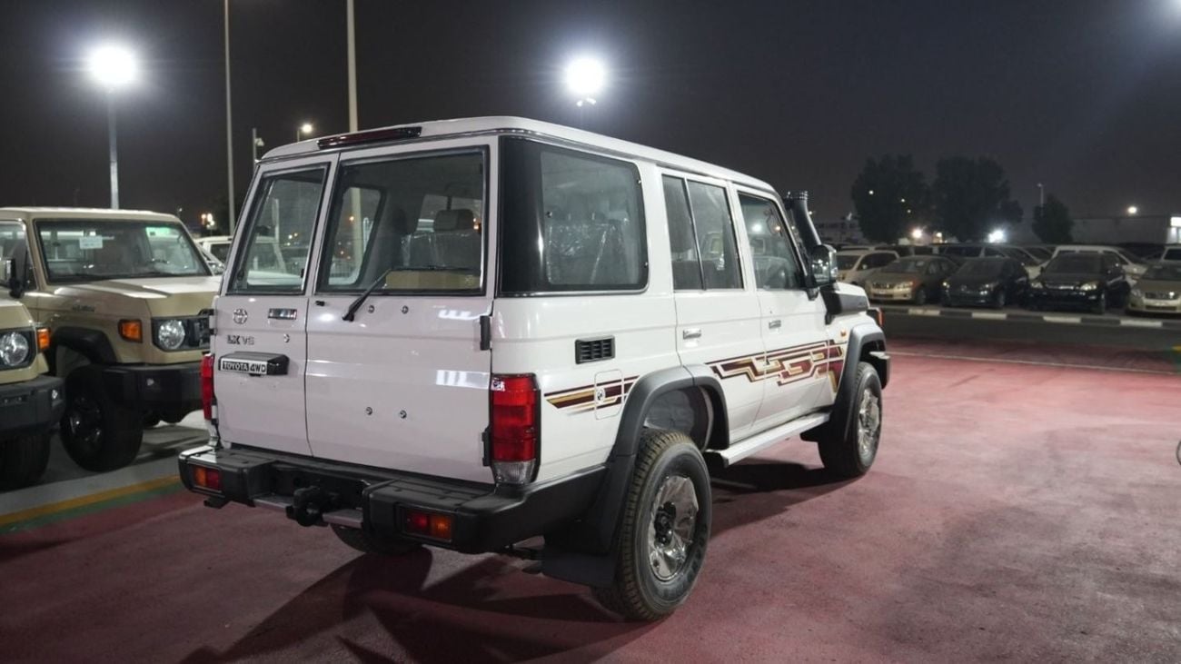 Toyota Land Cruiser 70 TOYOTA LC76 5DOORS PETROL 4.0L MANUAL TRANSMISSION MODEL 2024 LIMITED EDITION