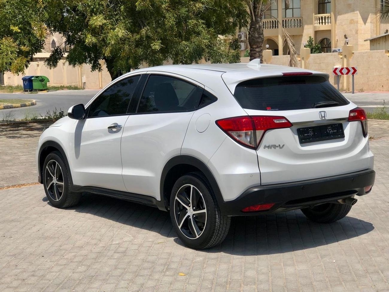 Honda HRV EX Honda HR-V 2021 GCC Specs ، 1.8L ,LOW MILEAGE , GOOD CONDITIO
