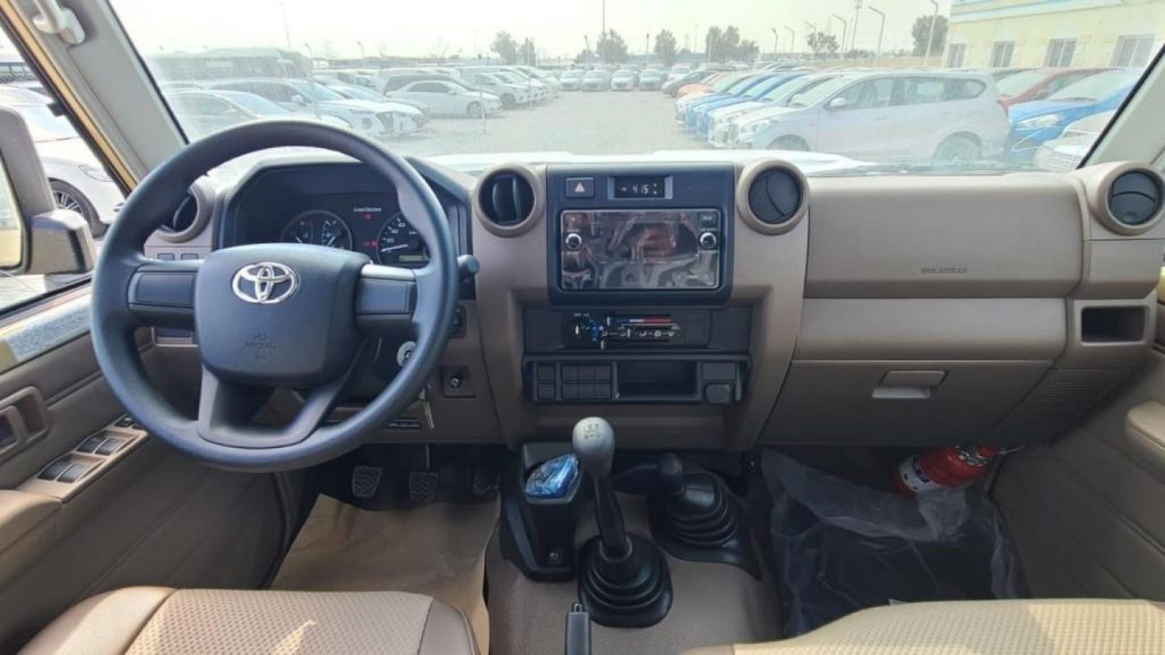 Toyota Land Cruiser 70 TOYOTA LC 76 HARDTOP 4.2L DIESEL V6 2024 COLOR WHITE  AND BEIGE