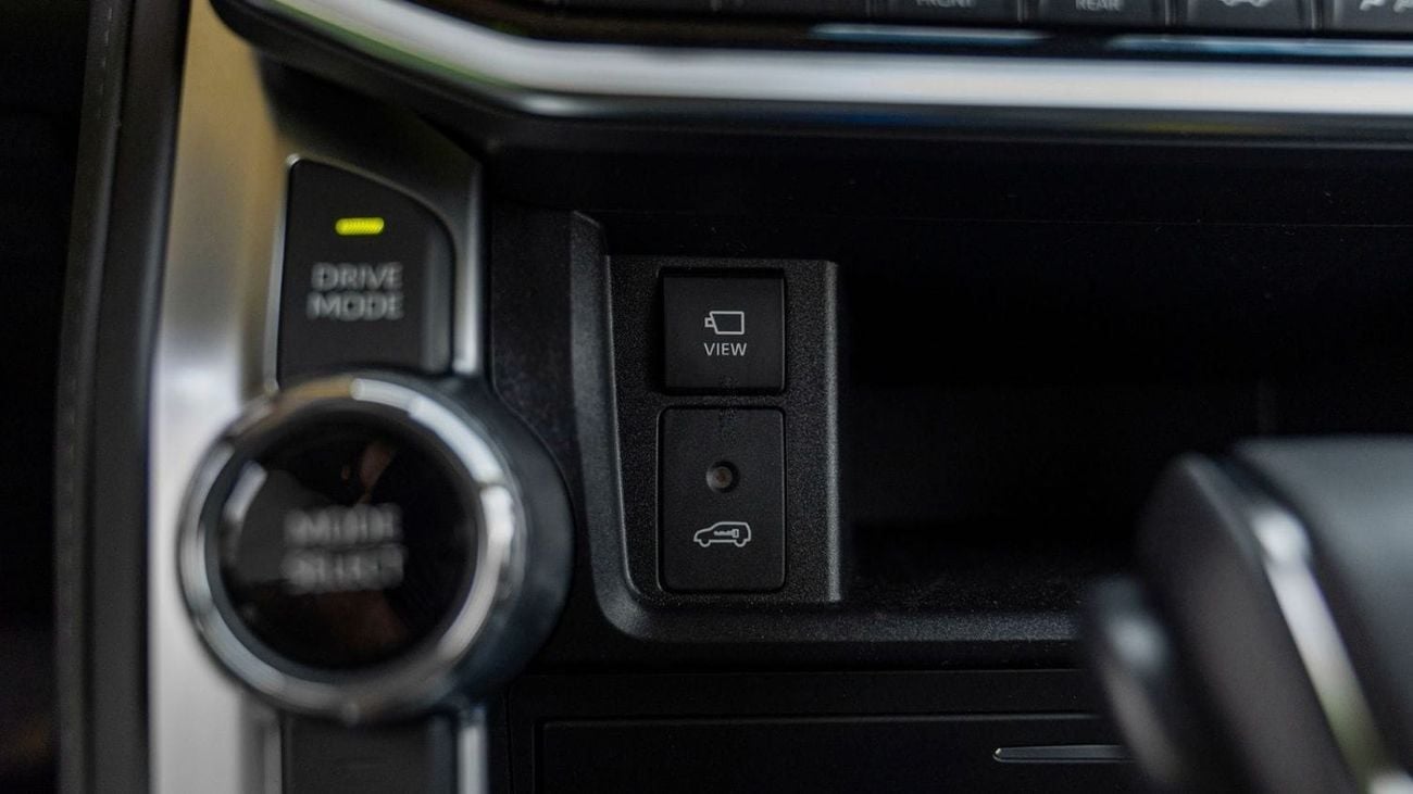 Toyota Land Cruiser VXR 3.3L diesel MY2025