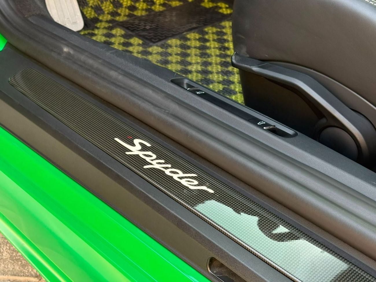 Porsche 718 Spyder STANDARD