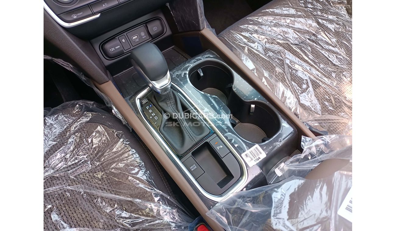 Hyundai Santa Fe 2.4L, 17" Rims, DRL LED Headlights, Parking Sensor ON/OFF Switch, Driver Power Seat (CODE # HSF02)