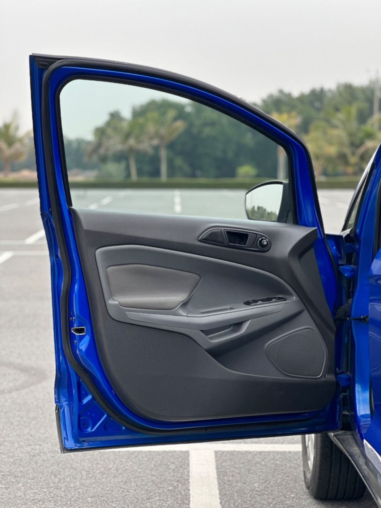 Ford EcoSport MODEL 2016 GCC CAR PERFECT CONDITION INSIDE AND OUTSIDE