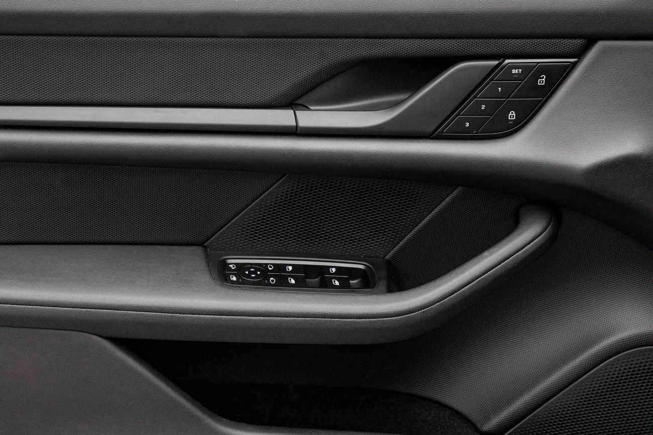 Porsche Taycan Taycan | 4,994 P.M | 0% Downpayment | WARRANTY | IMMACULATE!