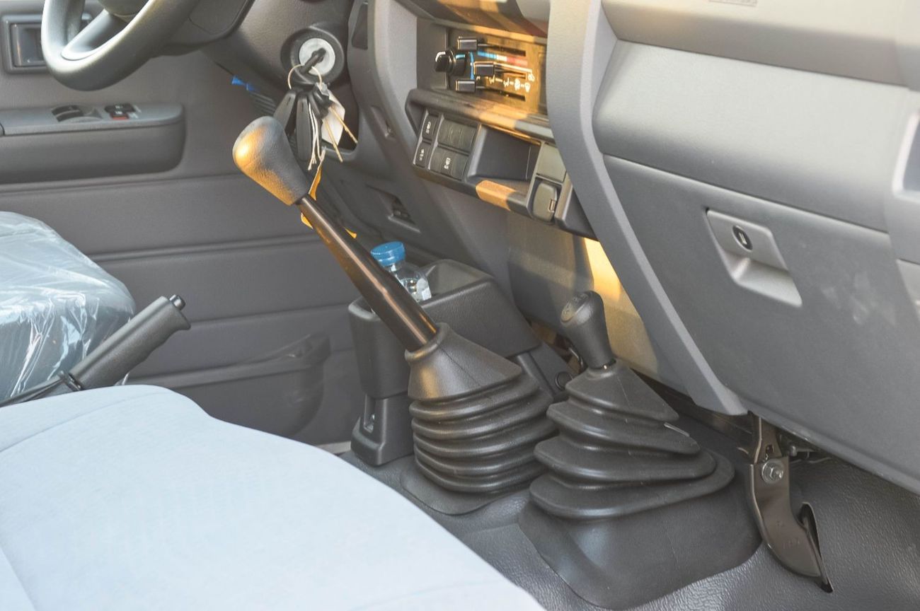 تويوتا لاند كروزر 70 TOYOTA LAND CRUISER 78 4.0L 4WD MT 3DOOR SUV 2025