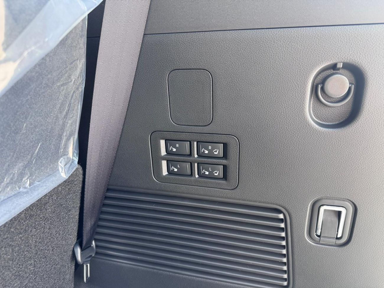 Nissan Patrol SE PLATINUM 3.8L V6 (Ext _GREYISH GREEN Inter_BURGUNDY)