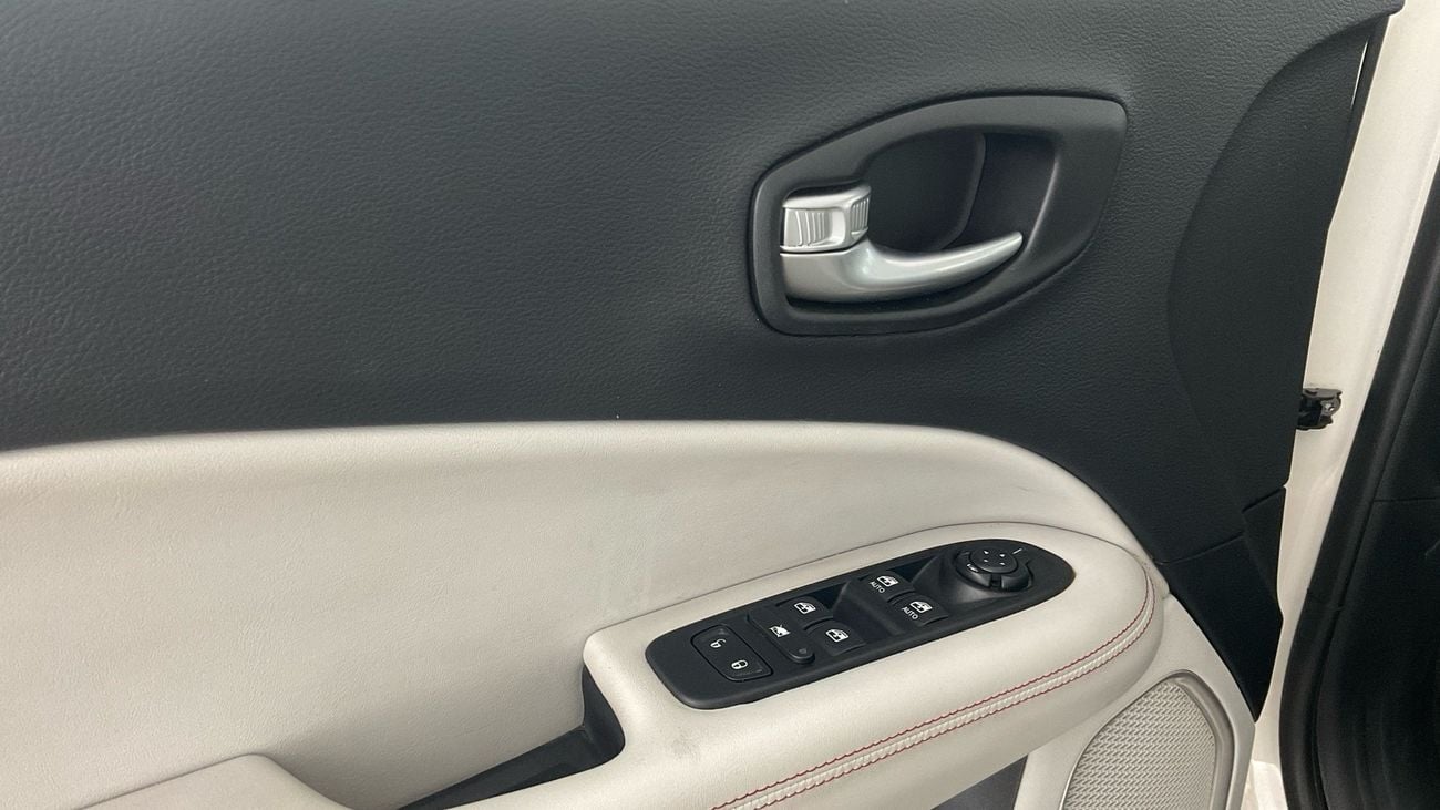 جيب كومباس Limited | شامل الضمان | 0 ﺪﻔﻋﺓ ﺃﻮﻟﻯ