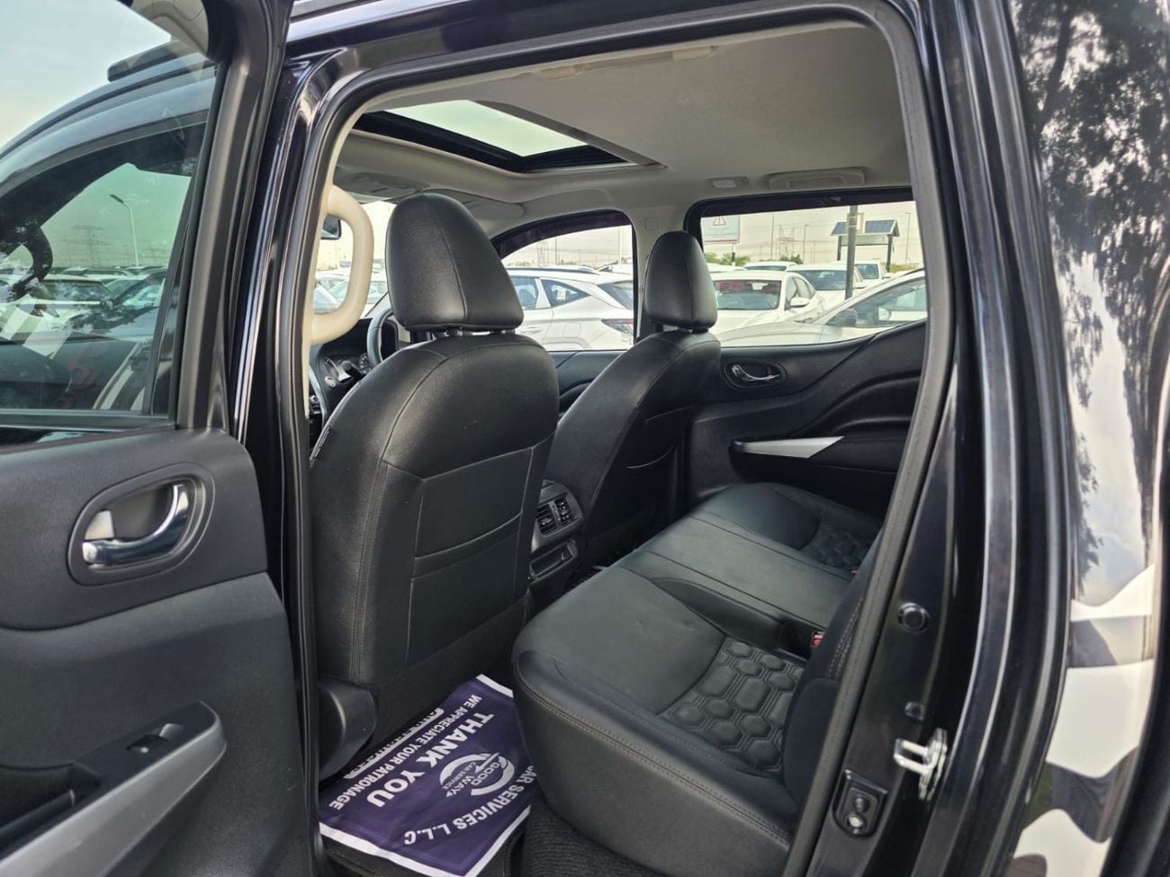 نيسان نافارا NISSAN NAVARA 2023 BLACK 4WD AT DIESEL = RIGHT HAND