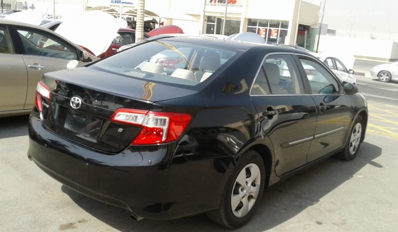 Used Toyota Camry 2013 for sale in Dubai 126404
