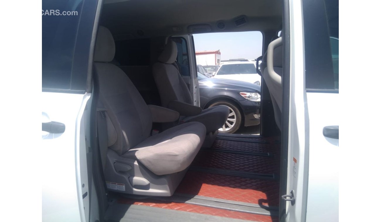 Toyota Sienna تويوتا سينا2015 وارد أمريكي بحالة نظيفة رقم2