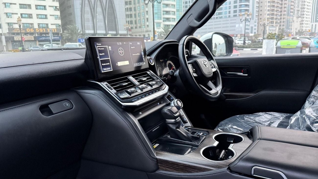 تويوتا لاند كروزر VX 3.3L