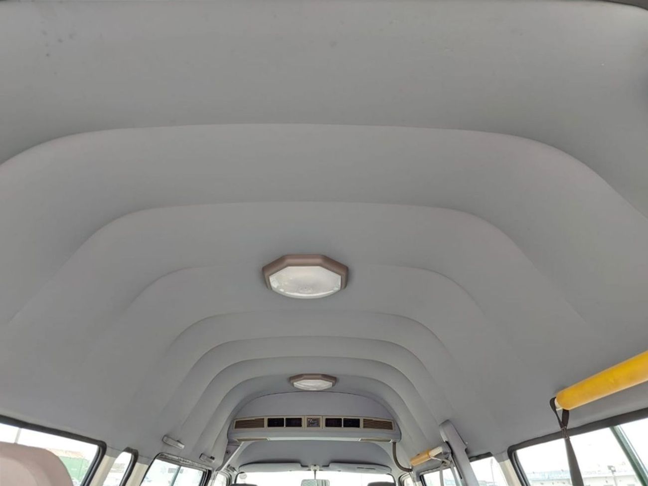 تويوتا هاياس TOYOTA HIACE VAN RHD 2003 MODEL 3.0 L DIESEL MANUAL(PM03365)