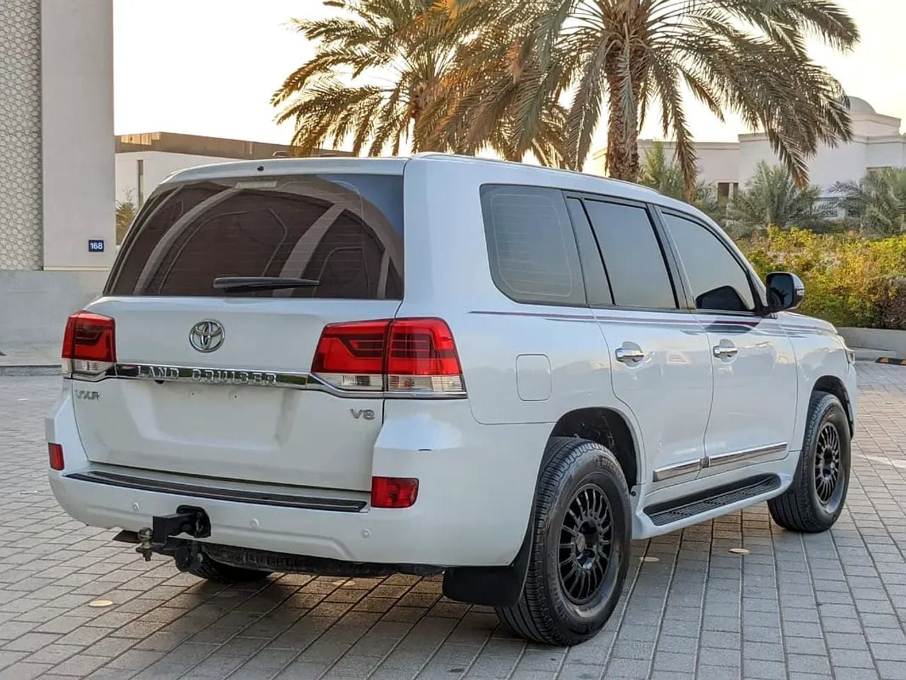 Toyota Land Cruiser FACELIFTED VXR GCC IN EXCELLENT CONDITION