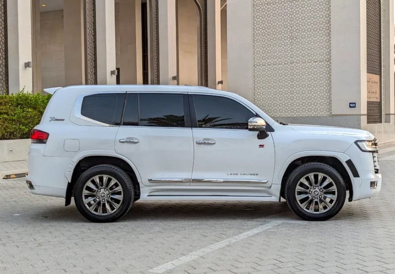 Toyota Land Cruiser 2015 FACELIFTED 2025 WITH INTERIOR AND EXTERIOR V8 FULL OPTION IN EXCELLENT CONDITION
