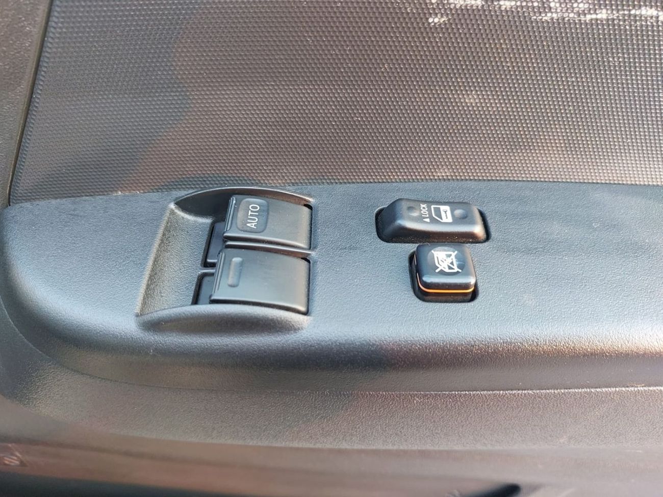 Toyota Hiace TOYOTA HIACE VAN RHD 2017 MODEL 2.7 L PETROL AUTOMATIC(PM80878)