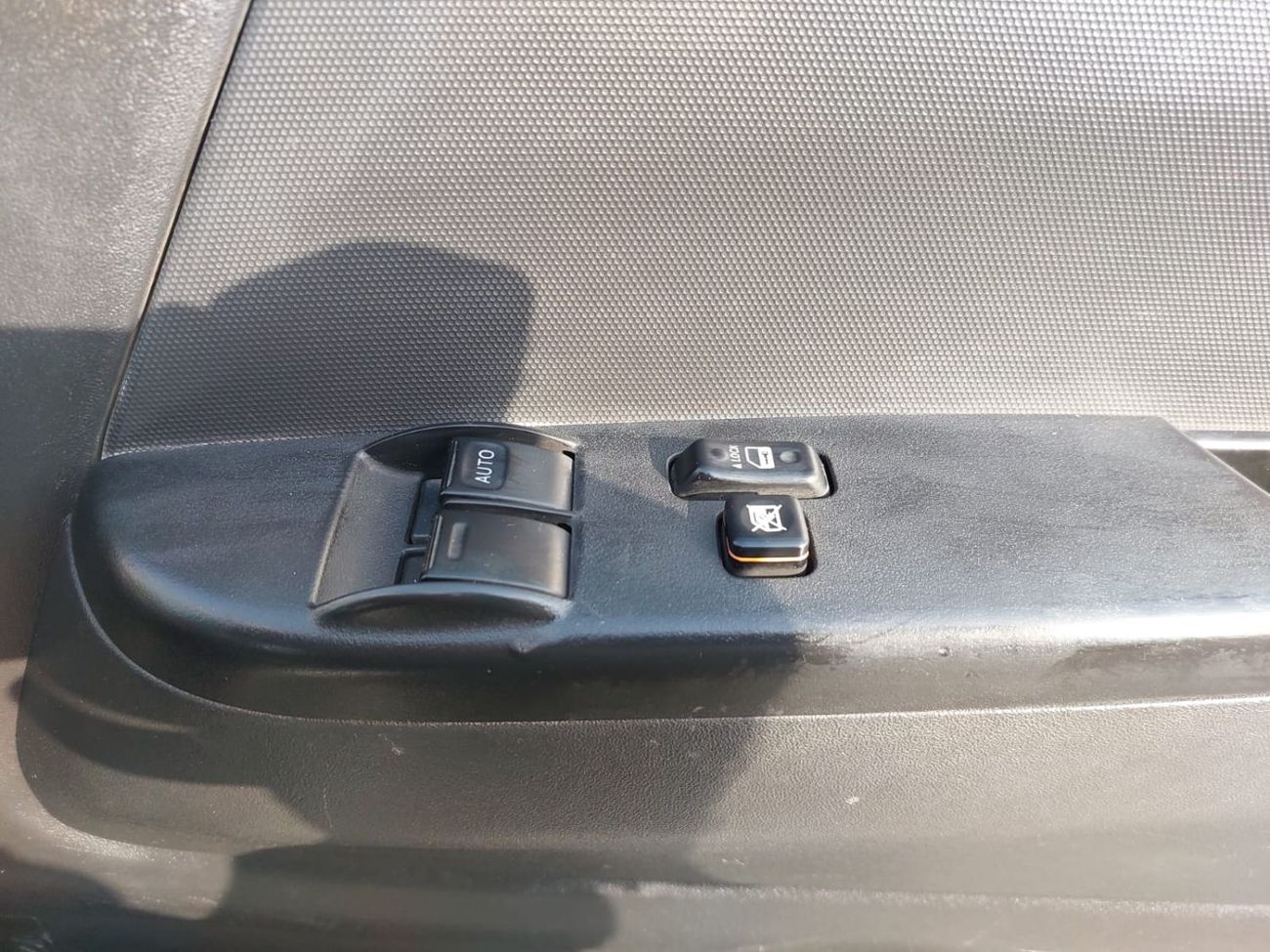 Toyota Hiace TOYOTA HIACE COMMUTER VAN RHD 2011 MODEL 2.7 L PETROL AUTOMATIC(PM24057)