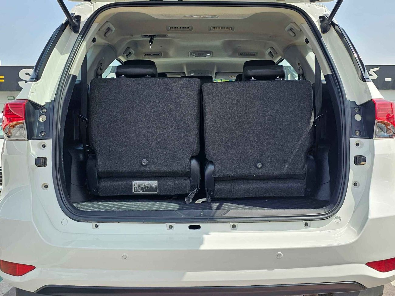 Used Toyota Fortuner EXR/ V4/ 4WD/ DVD REAR CAMERA/ LEATHER SEATS/ ORG ...